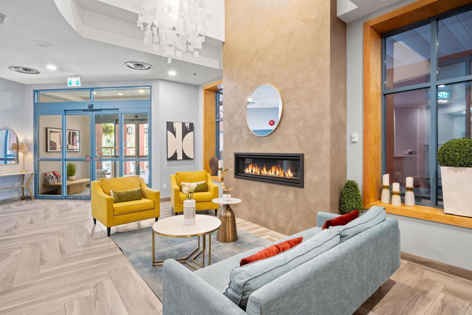 Alpenglow Lodge Queen Boho Studio By Mva Уистлер Экстерьер фото